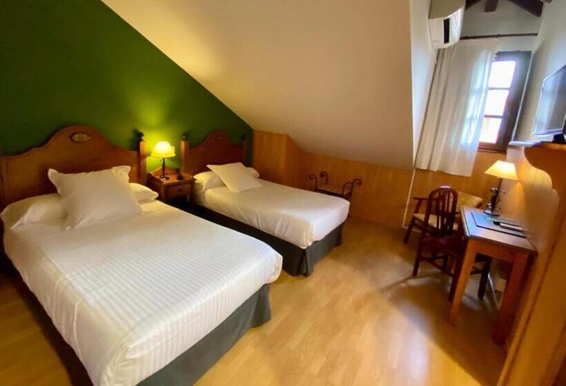 经济房, El Tejo De Comillas