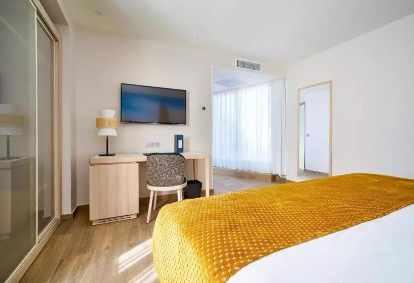 Superior Room with Terrace, Eurostars Astoria