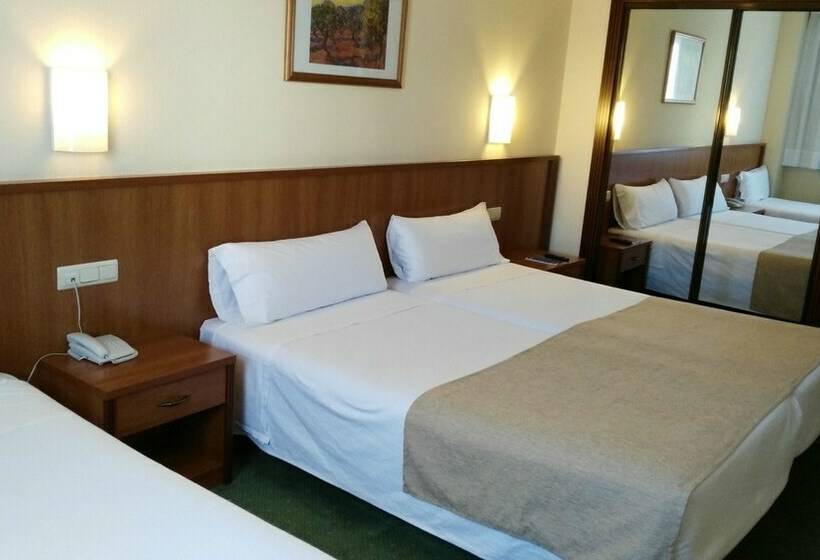 标准间, Hcc Ciutat De Berga