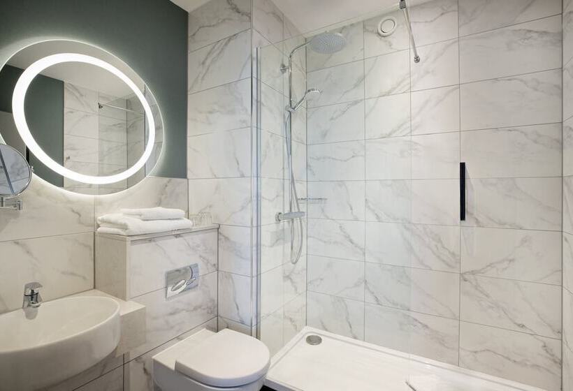 디럭스 룸 킹사이즈 침대, Leonardo Royal Birmingham