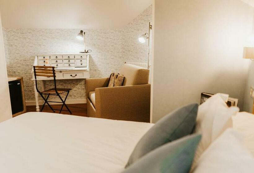 جناح جونيور عائلى, Mar Azul & Surf