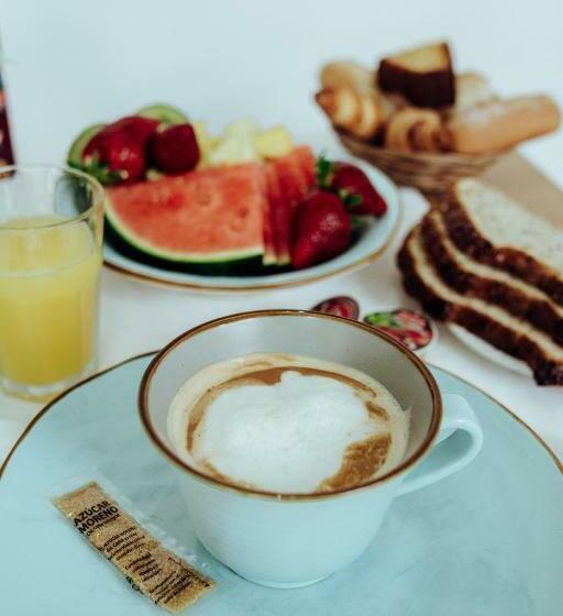 جناح جونيور عائلى, Mar Azul & Surf