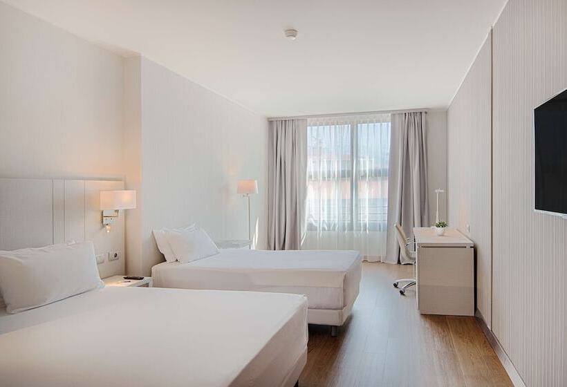 Номер Стандарт Трехместный, NH Lecco Pontevecchio