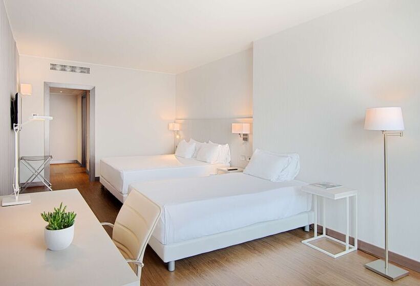 Номер Стандарт Трехместный, NH Lecco Pontevecchio