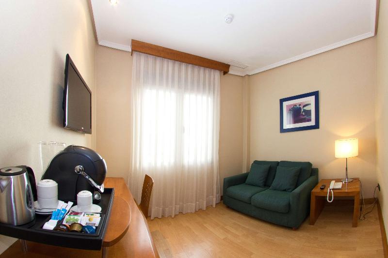 Полулюкс Одноместный с Террасой, NH San Pedro De Alcántara