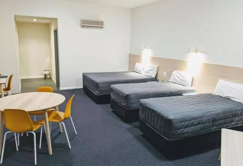 スーペリアトリプルルーム, Mayfair Plaza Motel And Apartments