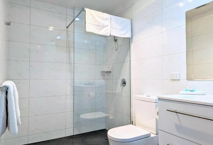 إستوديو قياسى, Mayfair Plaza Motel And Apartments