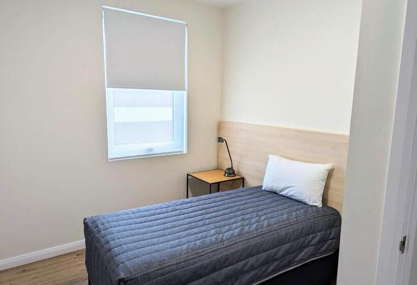 إستوديو قياسى, Mayfair Plaza Motel And Apartments