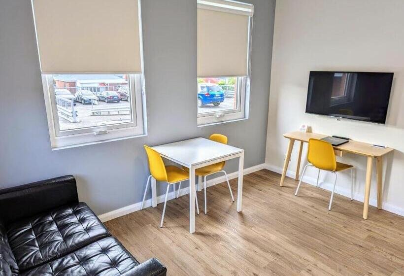 إستوديو قياسى, Mayfair Plaza Motel And Apartments