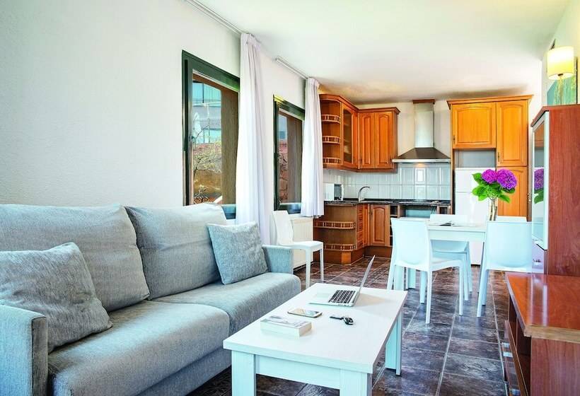 带1个卧室的带海景的公寓, Villa Romana