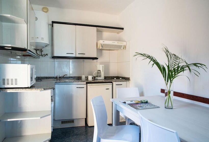 带1个卧室的带海景的公寓, Villa Romana