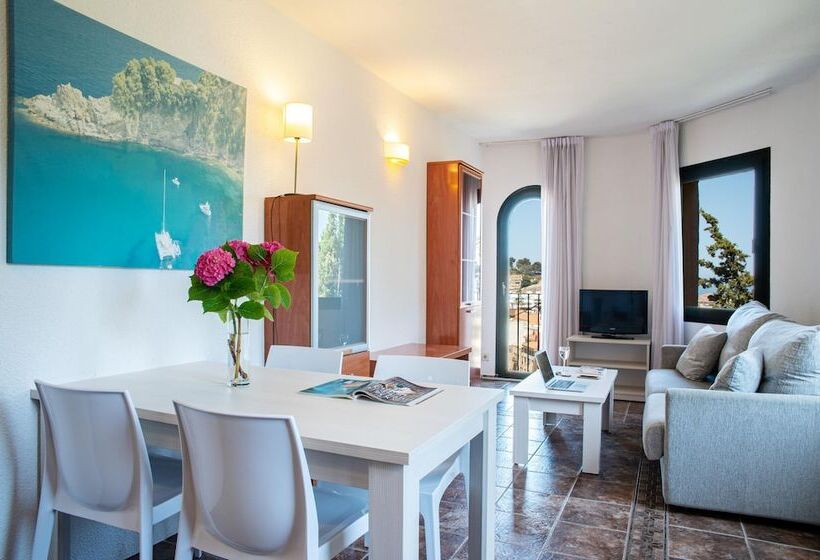 带1个卧室的带海景的公寓, Villa Romana