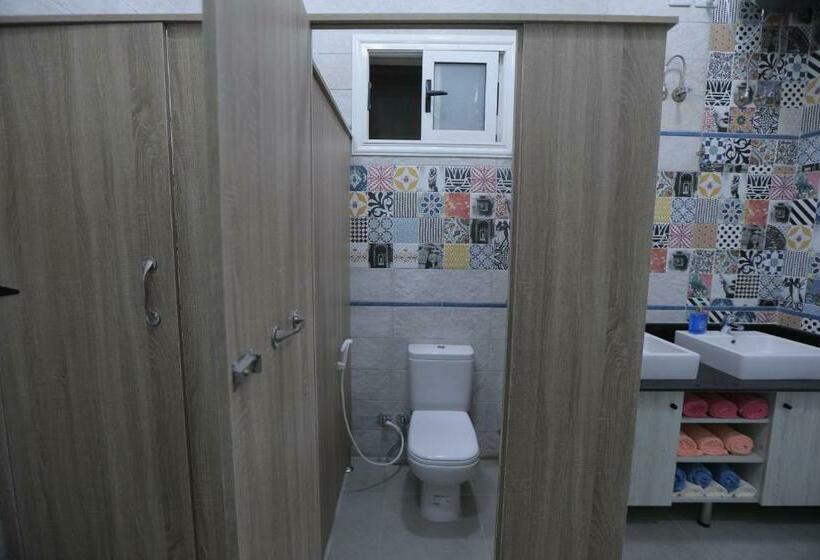 اتاق استاندارد سه نفره, Cairo Hub