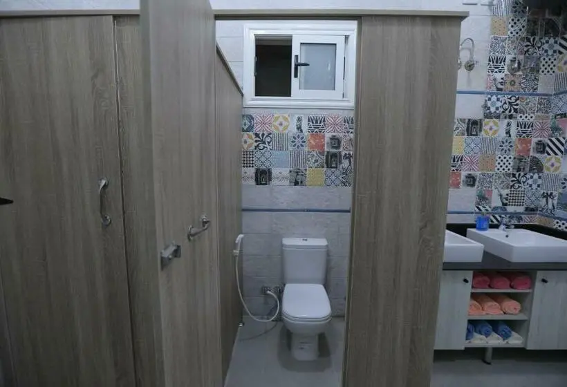 اتاق استاندارد سه نفره, Cairo Hub