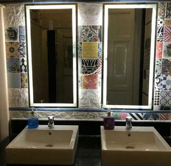 اتاق استاندارد سه نفره, Cairo Hub