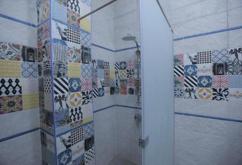 اتاق لوکس با بالکن, Cairo Hub