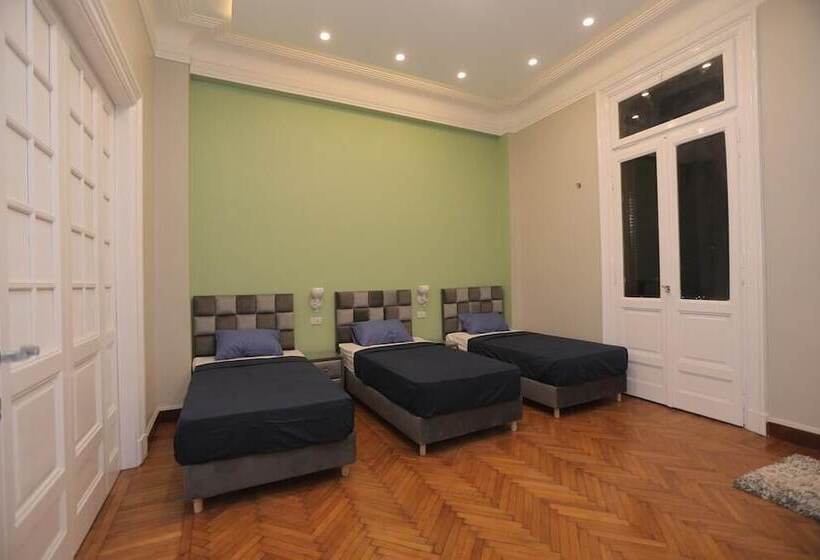 اتاق استاندارد سه نفره, Cairo Hub