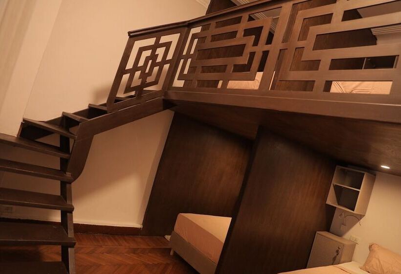 تختخواب در اتاق مشترک, Cairo Hub