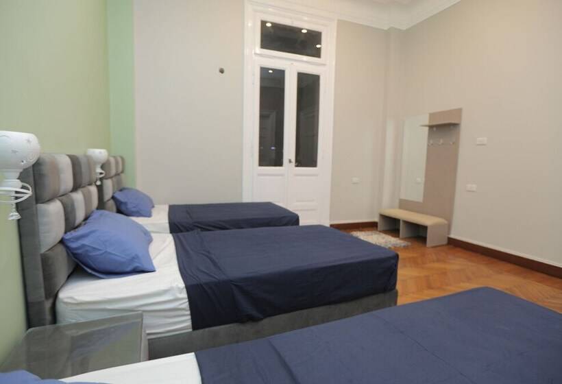 اتاق استاندارد سه نفره, Cairo Hub