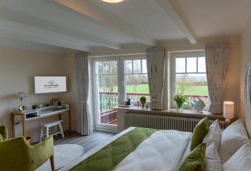 Номер Deluxe Вид на Море с Балконом, Hof Norderlück   Das Ostseehotel Unter Reet