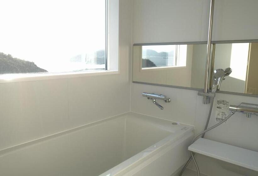 غرفة ديلوكس مطلّة علي البحر, My Lodge Naoshima