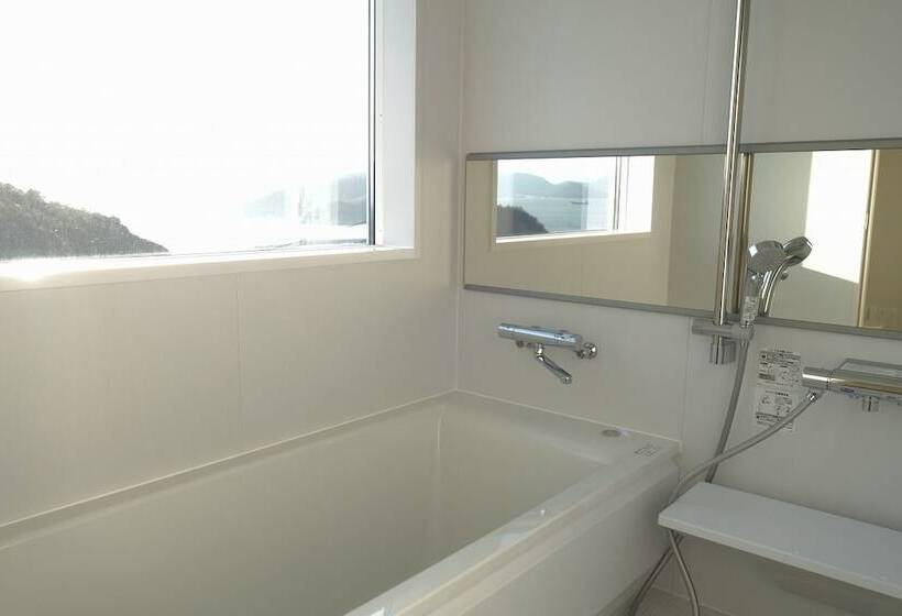 غرفة ديلوكس مطلّة علي البحر, My Lodge Naoshima