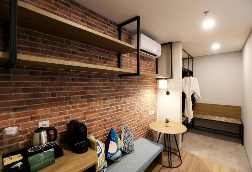 Люкс, Luminor Hotel Purwokerto By Wh