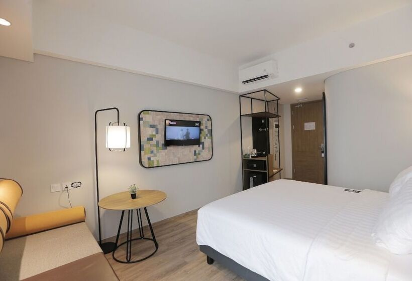 Номер Deluxe, Luminor Hotel Purwokerto By Wh
