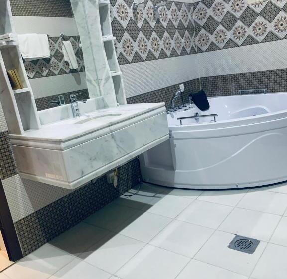 Suite cu Hidromasaj, Olive Suites