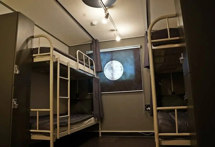ルームシェアのワンベッド, Apollo Guesthouse