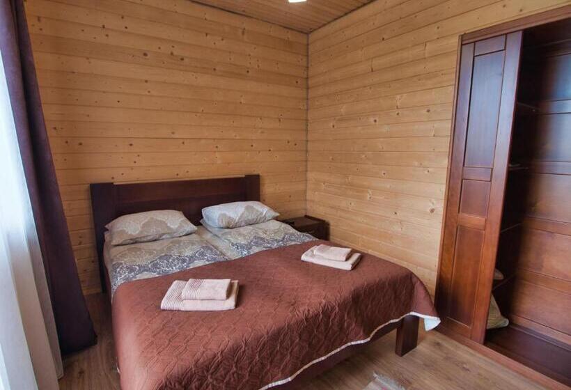 اتاق استاندارد با بالکن, Nicole