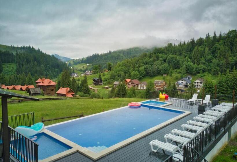 اتاق سوپریور, Nicole