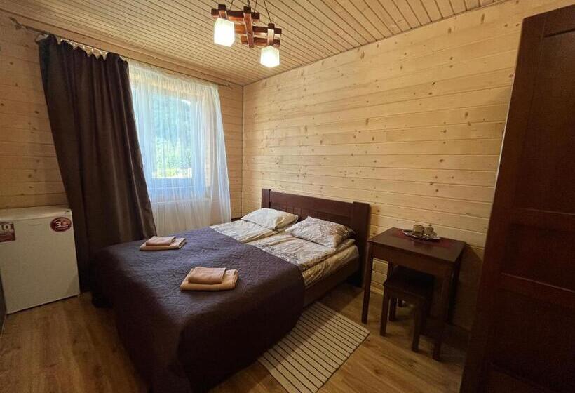 اتاق سوپریور, Nicole