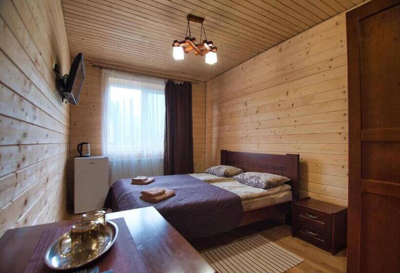 اتاق سوپریور, Nicole