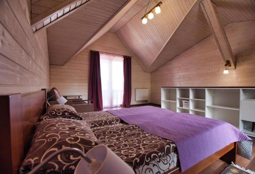 سوییت خانوادگی, Nicole