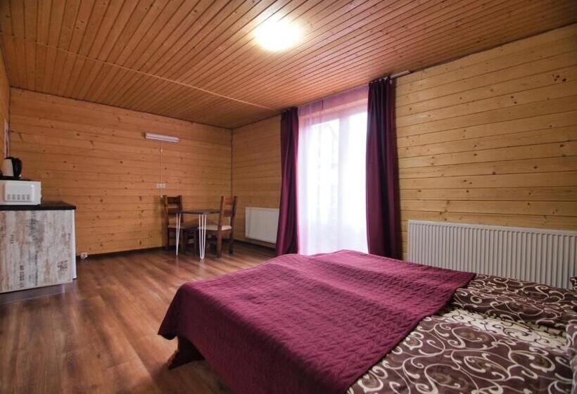 استودیو استاندارد با تخت کینگ, Nicole