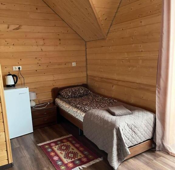 اتاق استاندارد چهار تخته, Nicole