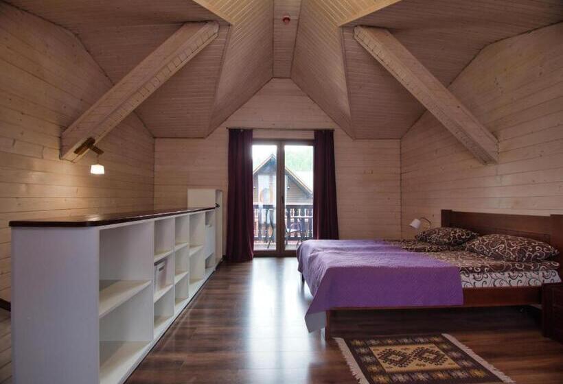 سوییت خانوادگی, Nicole