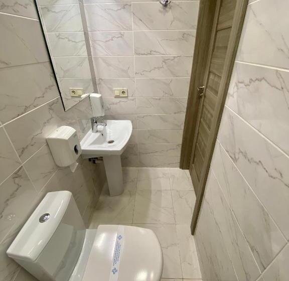 اتاق استاندارد سه نفره, Art хостел готель адреналін