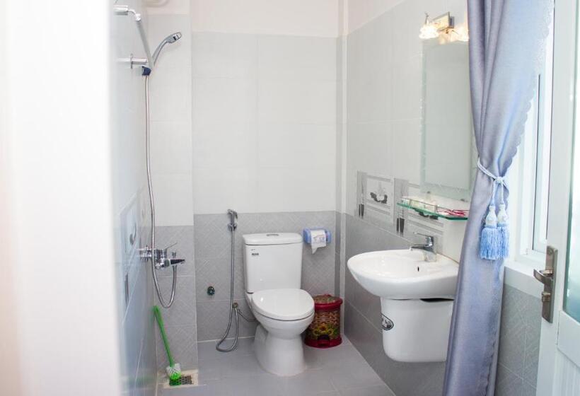 اتاق استاندارد با تخت بزرگ, Nguyên Phước