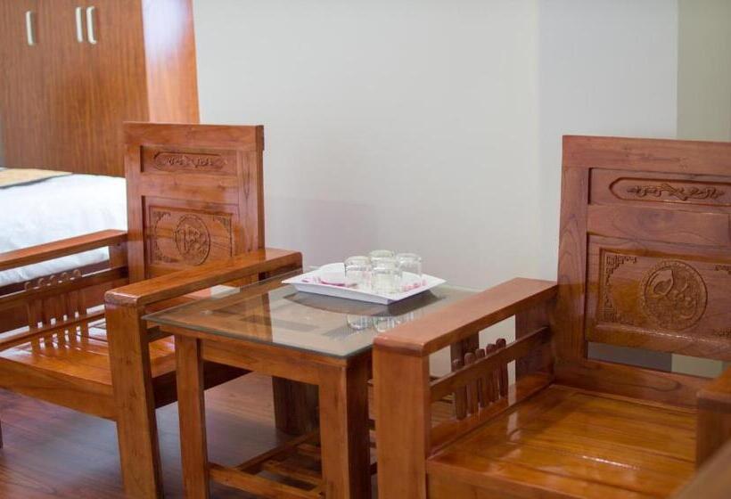 اتاق سوپریور با چشمانداز کوهستان, Nguyên Phước