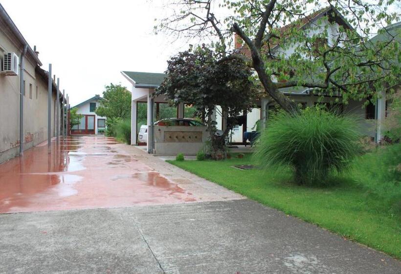 ویلای 2 خوابه, Boulevard Garden House   Free And Save Parking In The Yard
