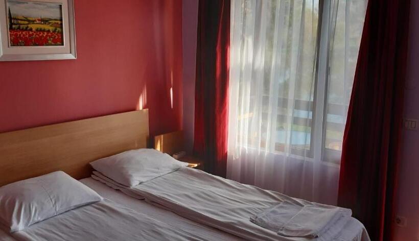 غرفة قياسية مطلّة علي البحيرة, Fantanita Craiesei