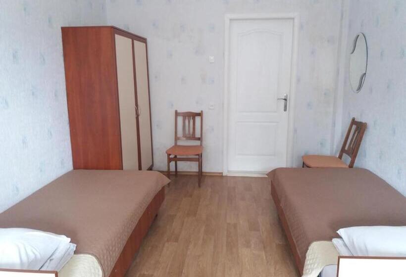 バスルーム共同エコノミー4人部屋, Aleksandria