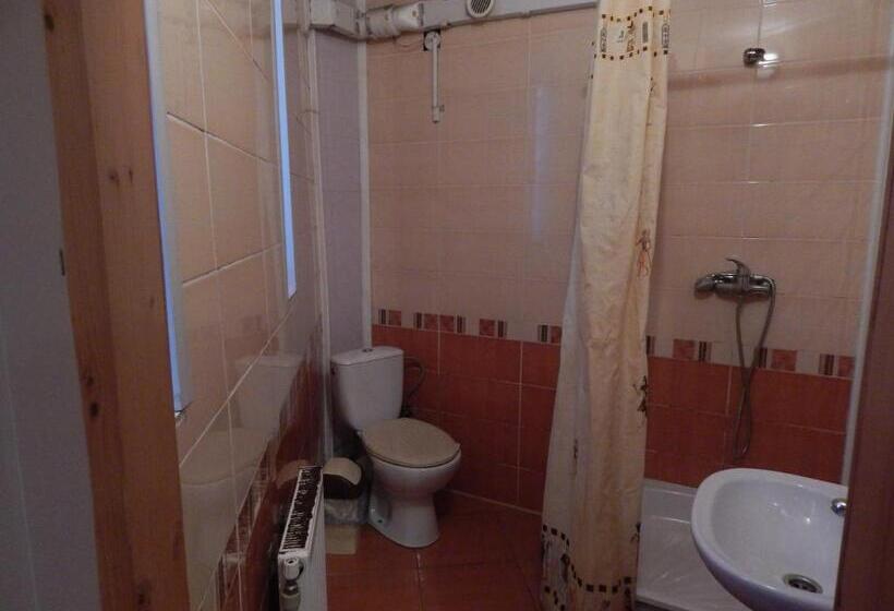 Economy Zimmer, садиба достаток