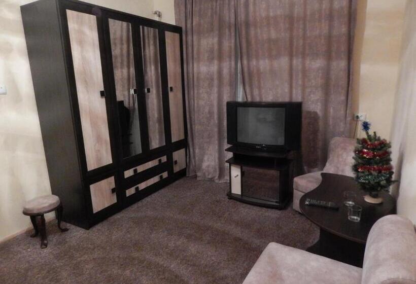 2 Schlafzimmer Suite, садиба достаток