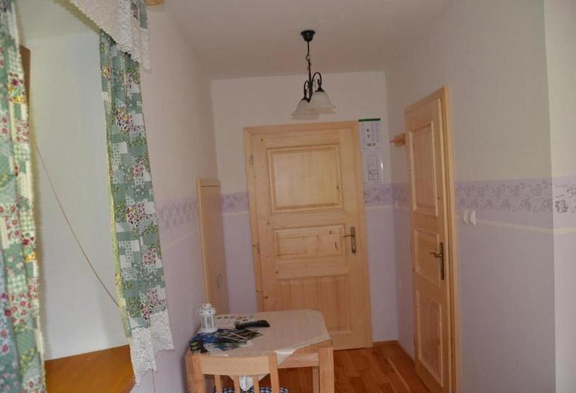 اتاق استاندارد یک نفره, Farmhouse štiftar