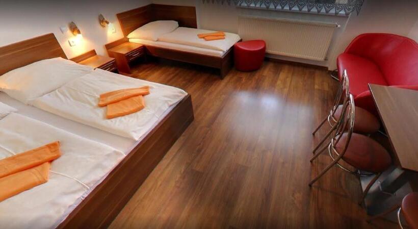 标准工作室, Flora