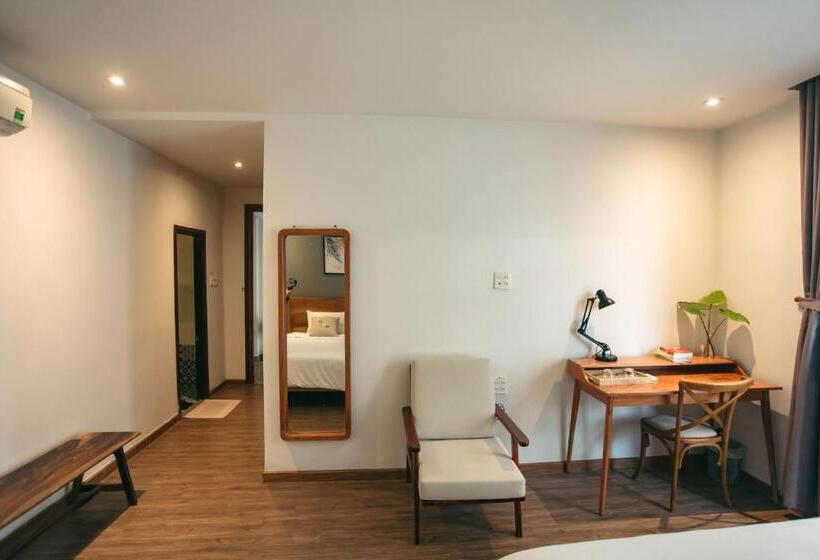 اتاق استاندارد سه تخته با چشمانداز, Kool House