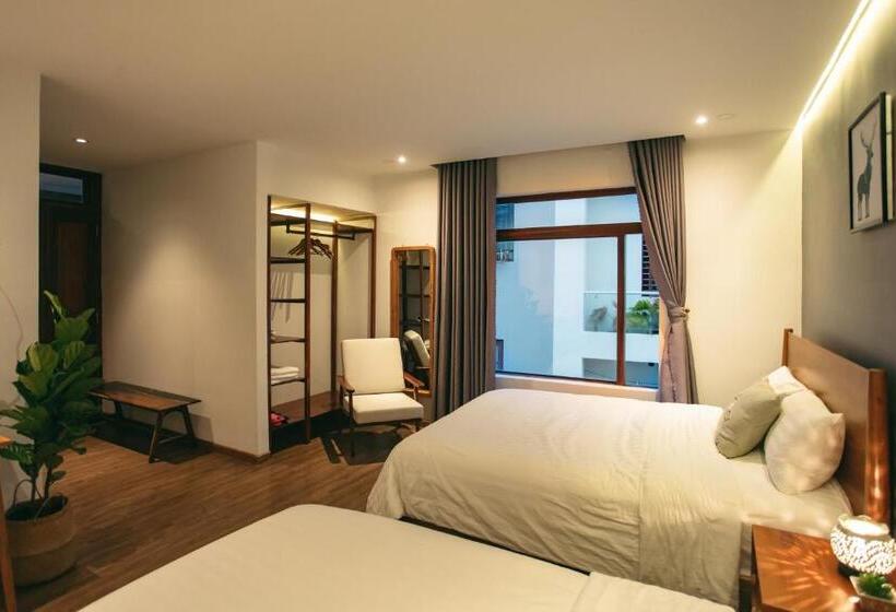 اتاق استاندارد سه تخته با چشمانداز, Kool House